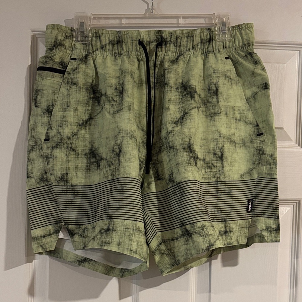 NWOT Spyder Lime and Black‎ Striped Swim Shorts Men’s Size 32